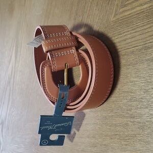 Brown women's belt. Size Medium